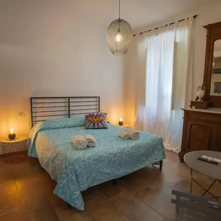 Sardinian Gallery Domus Apartment *